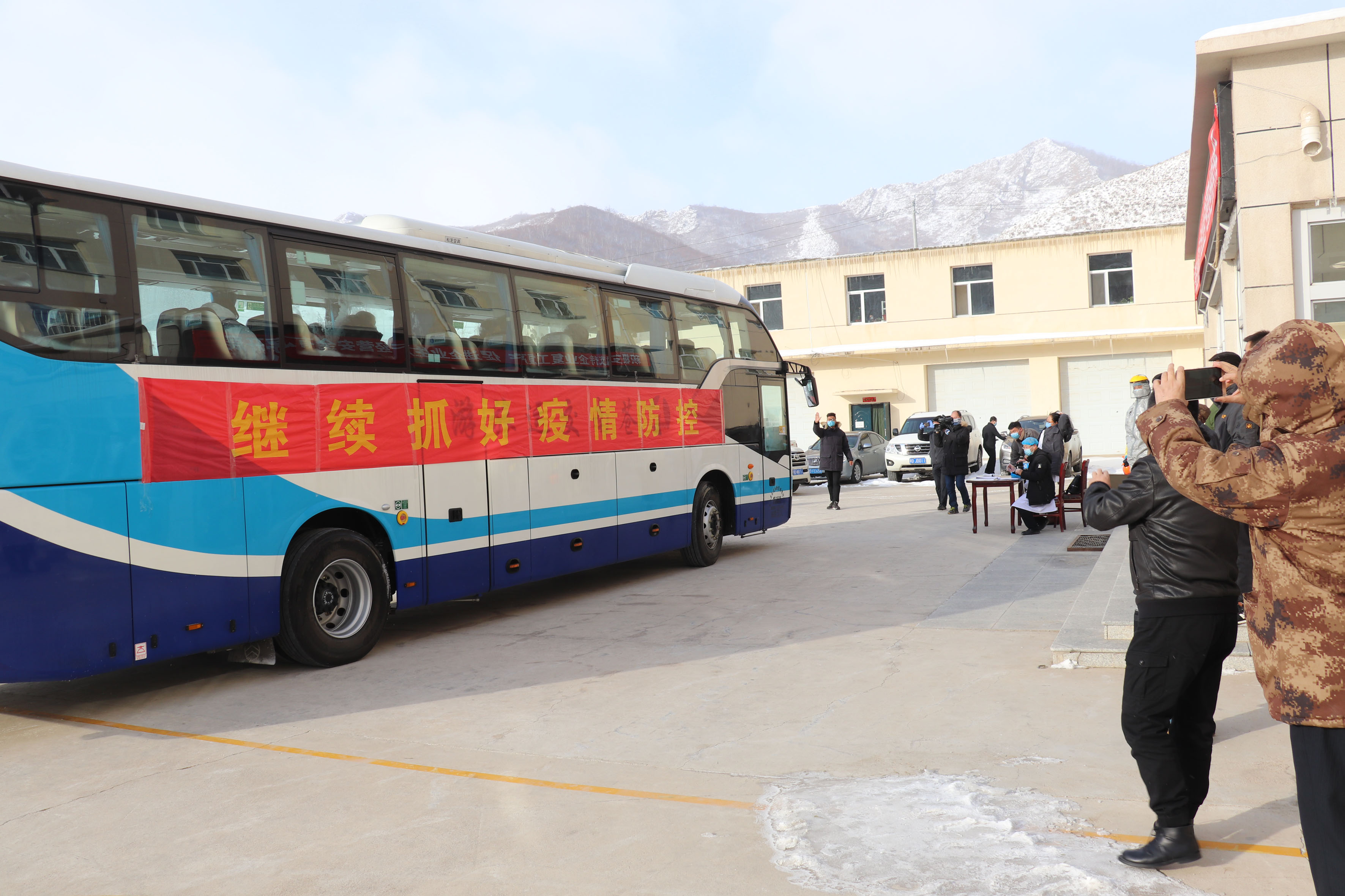 2400公里复工路，华体会体育(中国)hth·官方网站-登录入口
包车护航复工复产